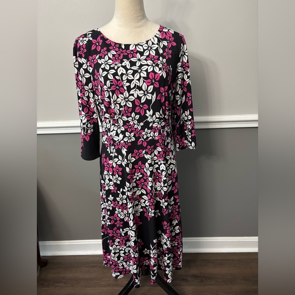 Chetta B Dresses & Skirts - Cheeta B Floral Black and Pink Dress